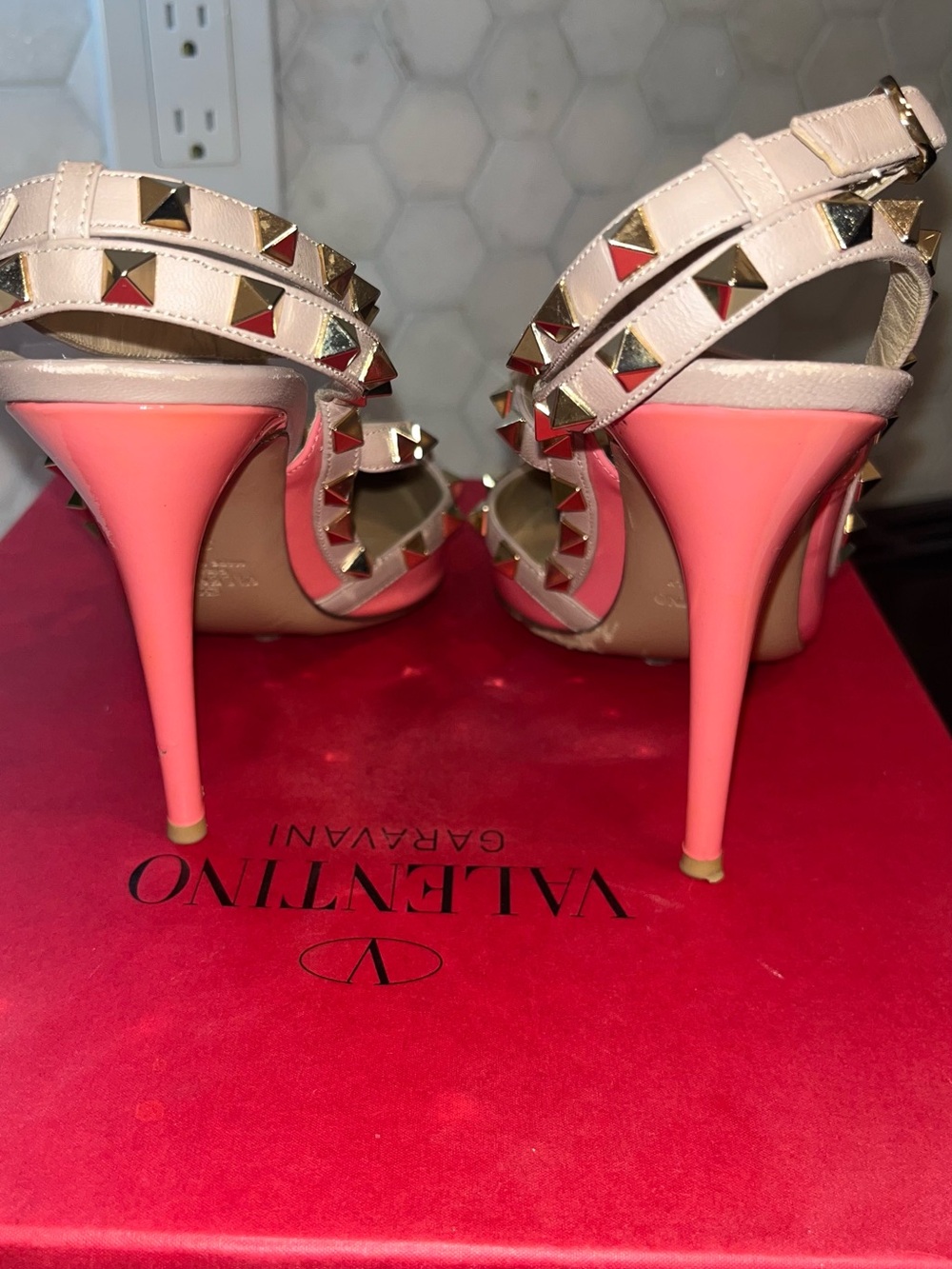 Valentino Garavani Pink Patent Leather Rockstud T-Strap Pumps - Picture 6 of 8